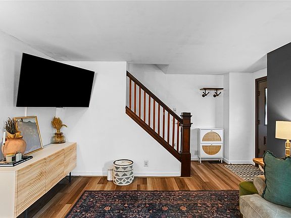 5th image of 117 Bronx Ave