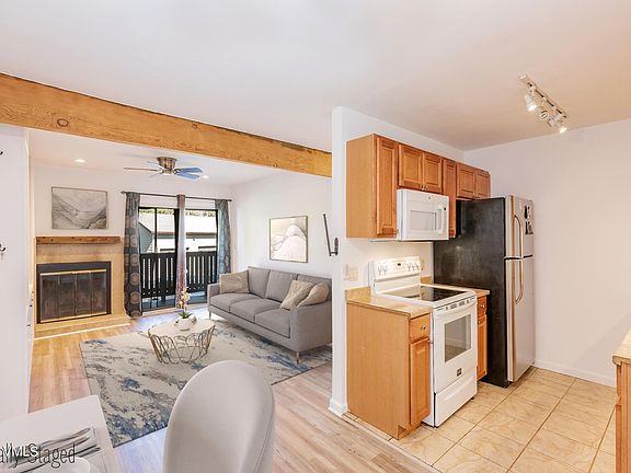 3rd image of 998 W Beaver Creek Blvd #E201