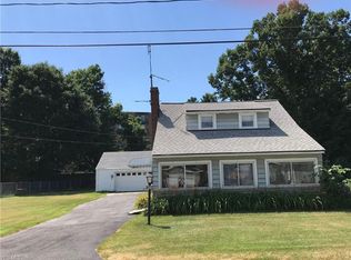 1070 Beachview Rd, Willoughby, OH 44094