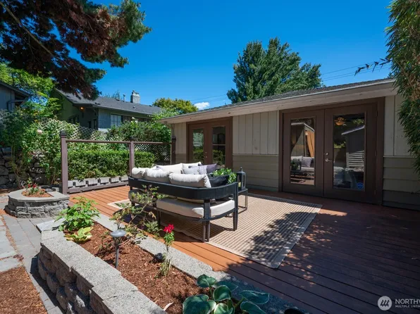 9515 Linden Avenue N, Seattle, WA 98103