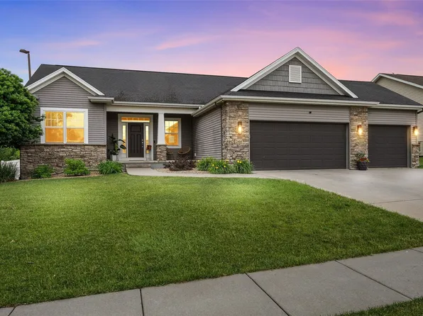 2414 Hallbrook St SW, Cedar Rapids, IA 52404