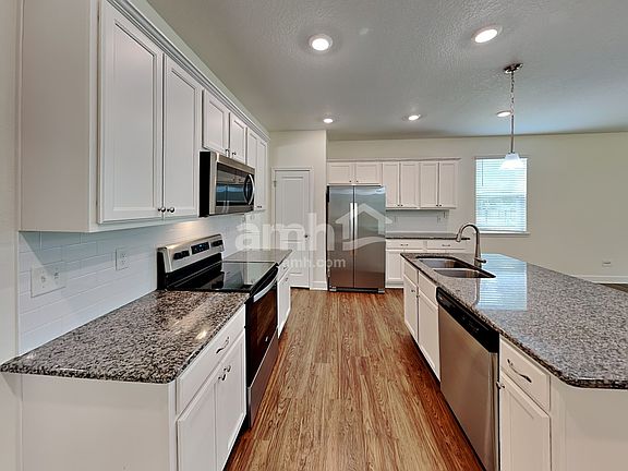 3rd image of 3037 Eagle Bluff Way