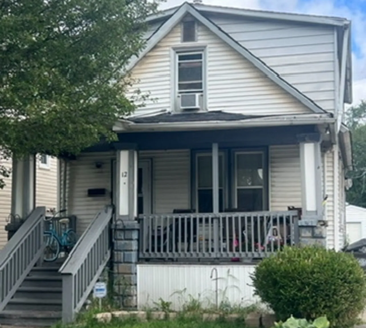 3 bed, 1040 sqft, $1,200 — Photo 1