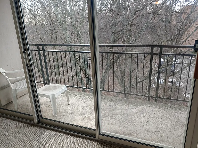 5820 Oakwood Dr #5J — Photo 3