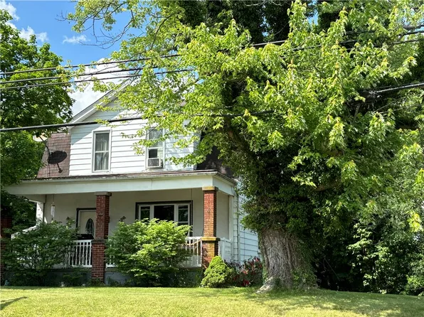 1696 4th St, Monongahela, PA 15063