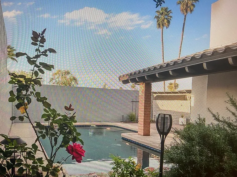 2081 E Alameda Dr — Photo 2