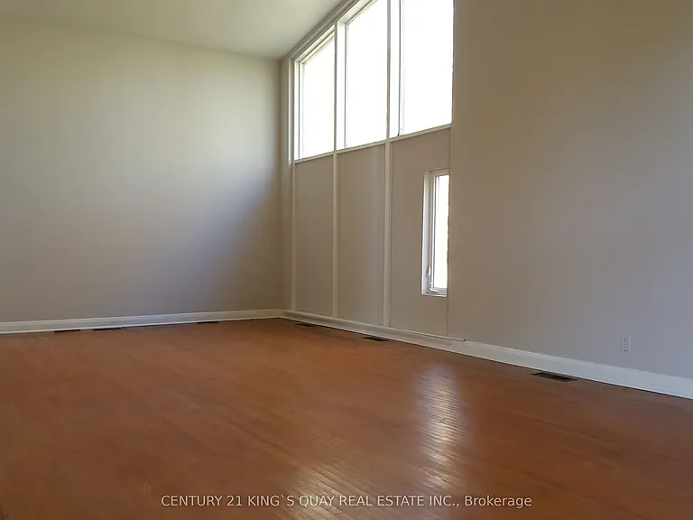 63 Banbury Rd — Photo 3