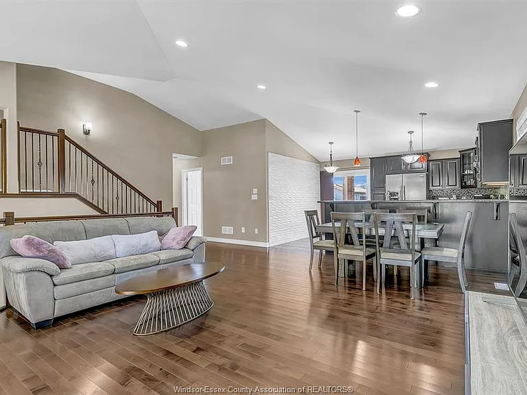 420 Runstedler Dr — Photo 7