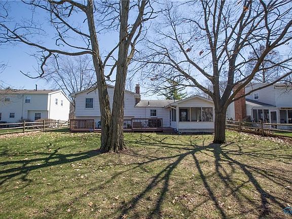 3rd image of 300 Southwood Dr