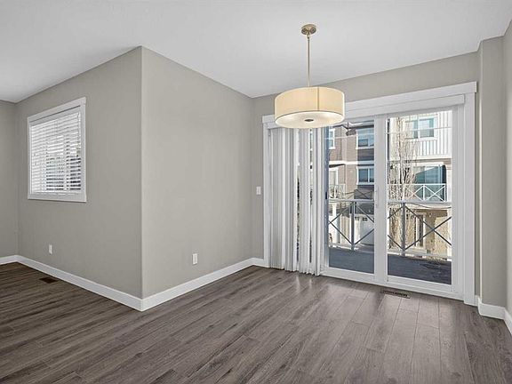 5th image of 307 N Skyview Ranch Grv NE