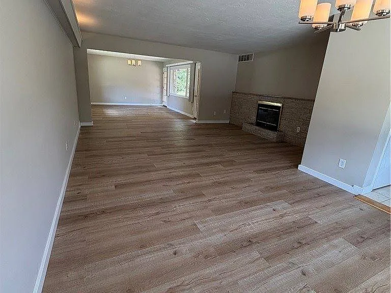 2104 Walter Rd — Photo 2