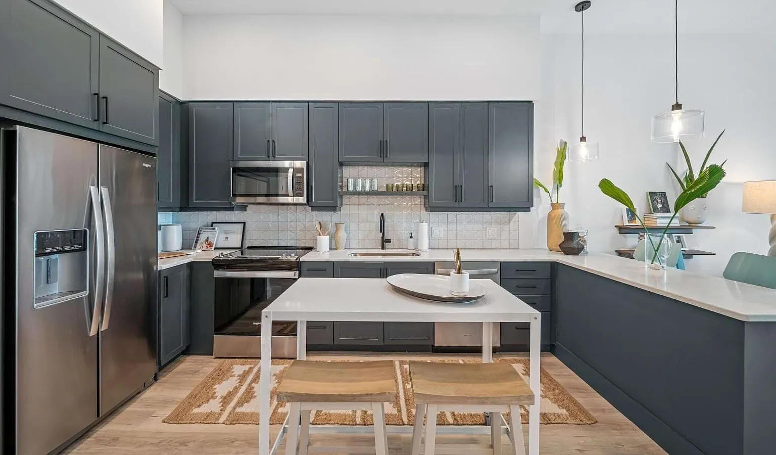 1 bed, 791 sqft, $3,037 — Photo 4