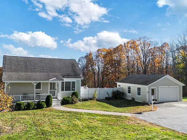 691 Oakland Road, Belgrade, ME 04917