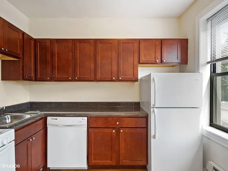 4851 North Damen — Photo 10