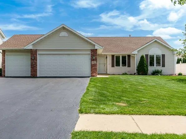 3047 Vaughndale Dr, Machesney Park, IL 61115