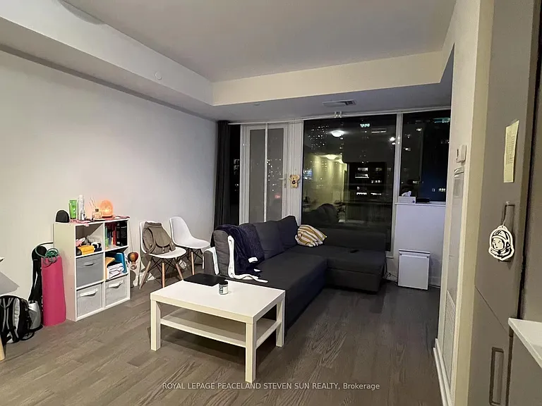 17 Dundonald St #904 — Photo 10