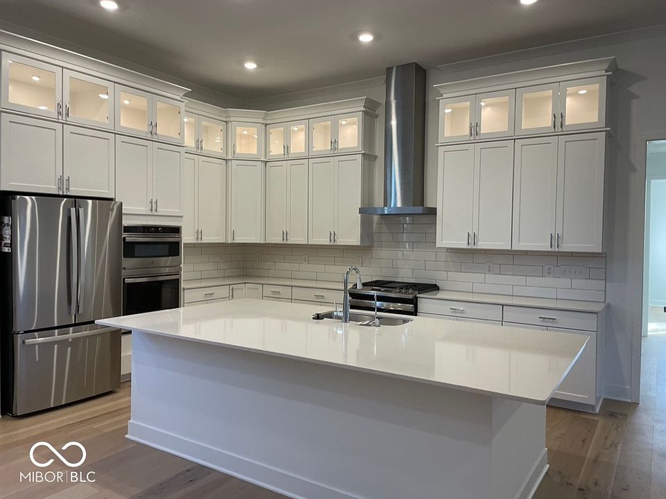 2nd image of 1453 Lake Haven Ln