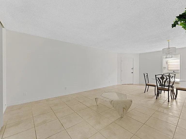 10821 N Military Trl #19 — Photo 14