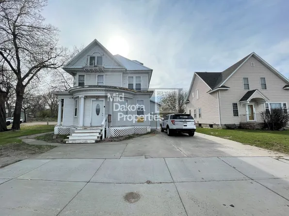 709 S Sanborn, 709 S Sanborn Blvd #2, Mitchell, SD 57301