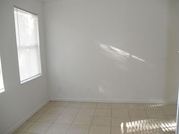 4th image of 2405 Shoma Dr