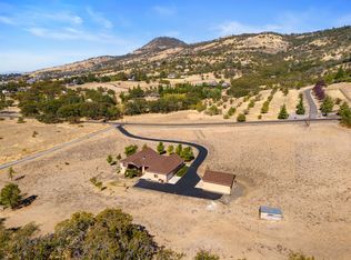 5854 Hillcrest Rd, Medford, OR 97504