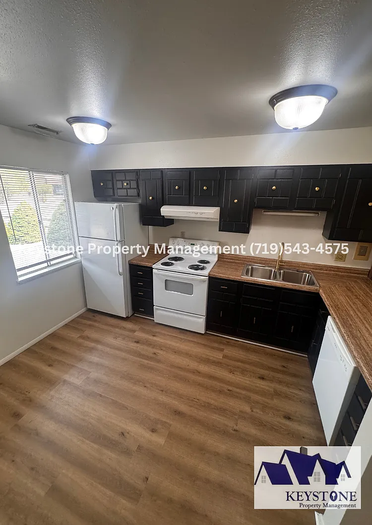 Take $625 Off First Months Rent!! Updated Belmont Townhome With Attached Garage & Fenced Yard $12... — Photo 2