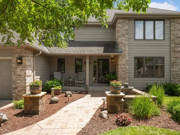 4824 Whispering Ct, Eagan, MN 55122