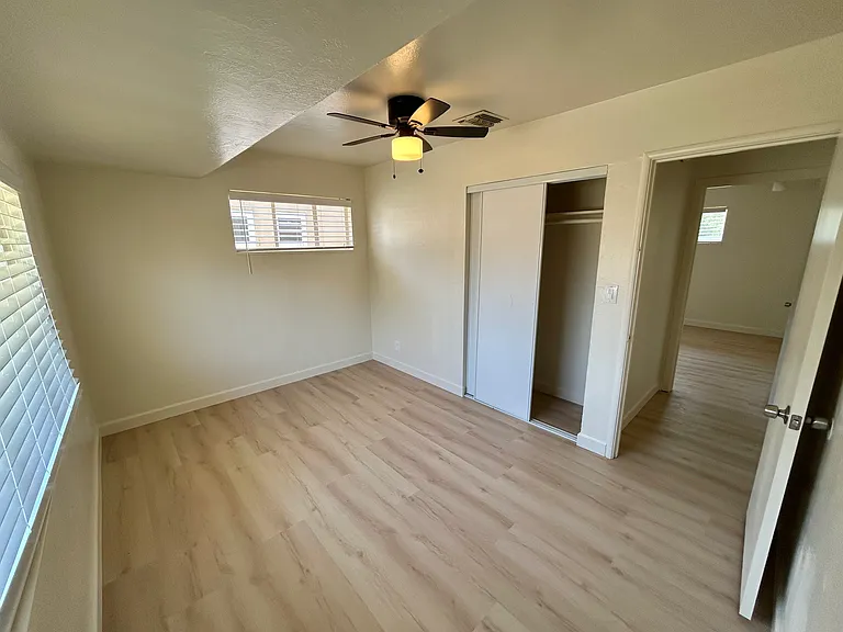 4034 E Buckingham Way — Photo 5