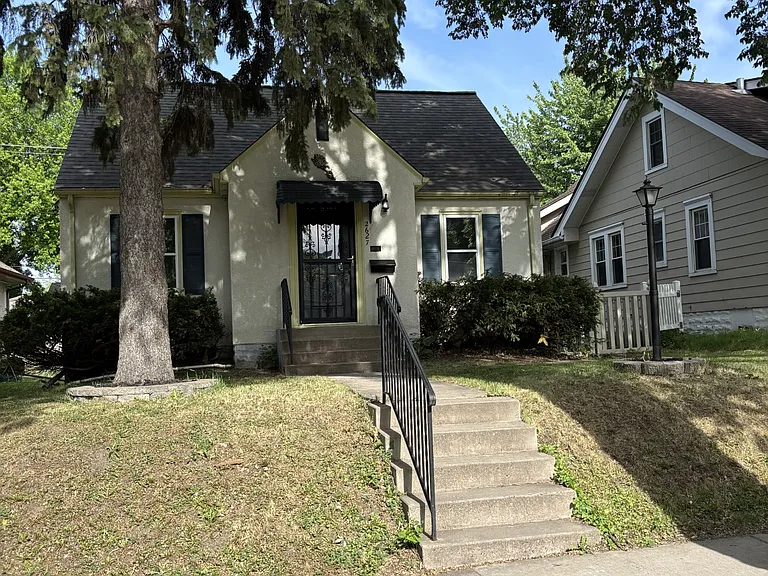 2627 McKinley St NE — Photo 1