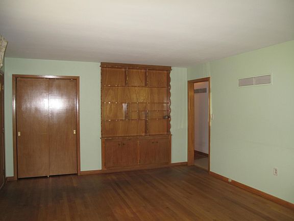 5th image of 633 Garden Dr