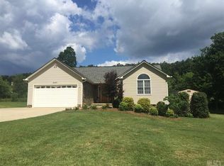 4461 Royal Oaks Dr, Lincolnton, NC 28092