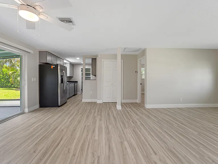 204 Circle E — Photo 27