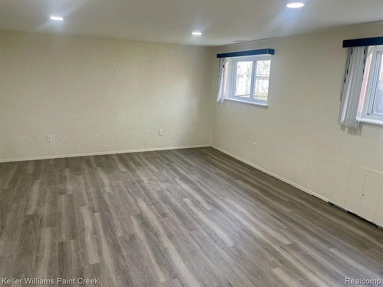 15570 Mount Vernon St — Photo 11