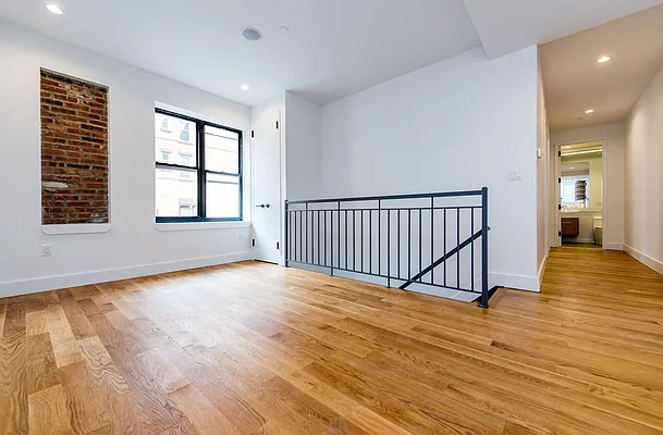 Rented by Nooklyn NYC LLC | media 77
