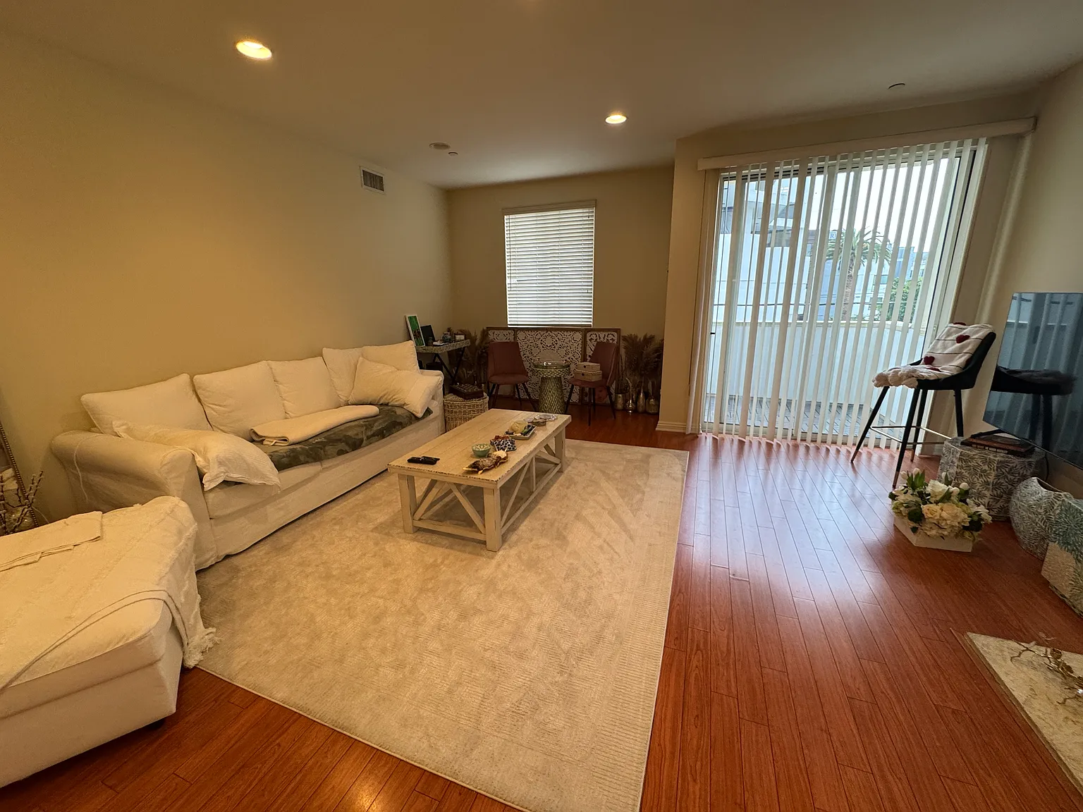 2 bed, 1500 sqft, $3,700 — Photo 3