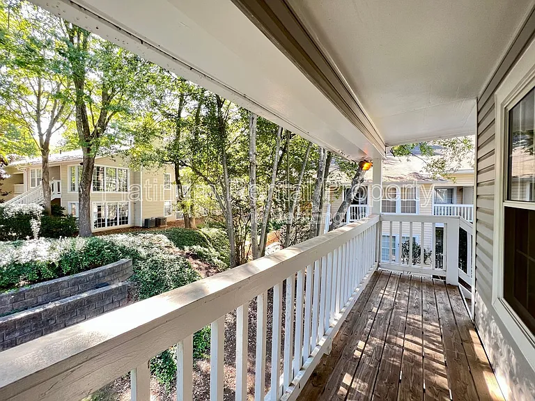 1107 Countryside Pl SE — Photo 1