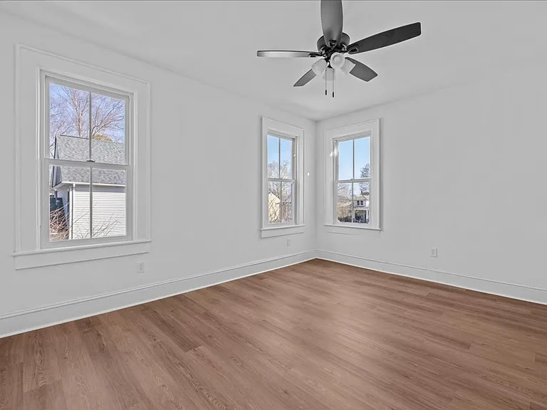 258 Maryland Ave — Photo 24