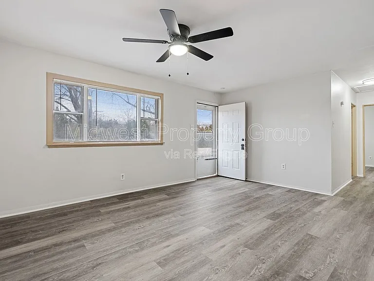 1414 E Pitman Ave — Photo 5