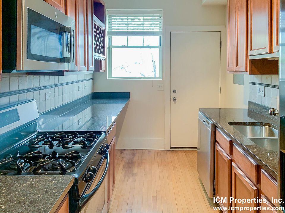 1st image of 1849 W Cornelia Ave #1