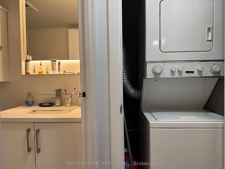 25 Grenville St #1201 — Photo 12