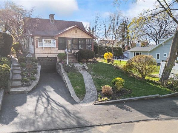 112 Bay Drive E, Huntington Bay, NY 11743