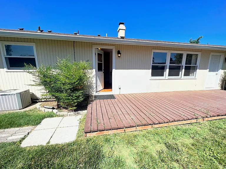 2570 Aztec Ave — Photo 22