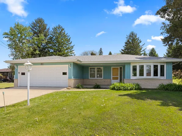 5609 Lee Ave, Downers Grove, IL 60516