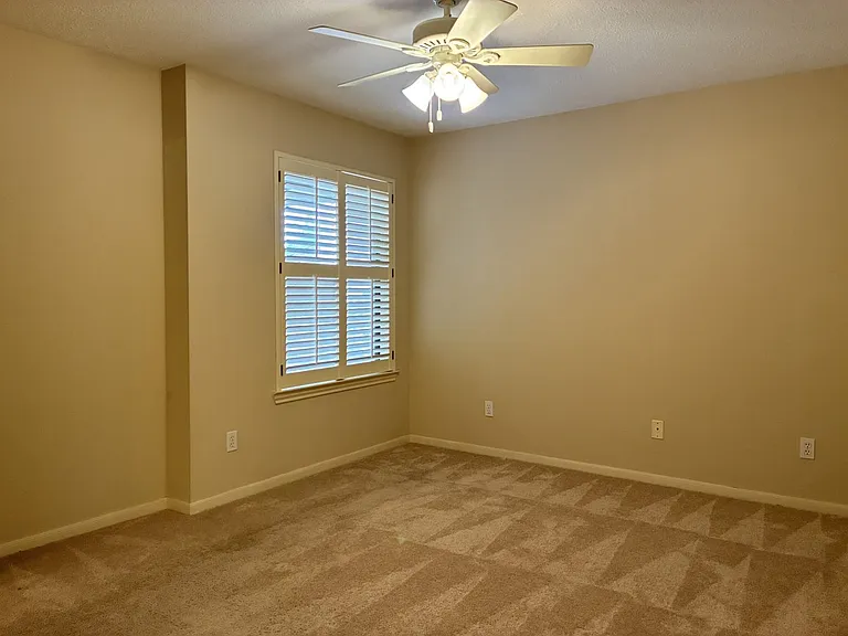 14439 Reissen Ln — Photo 29