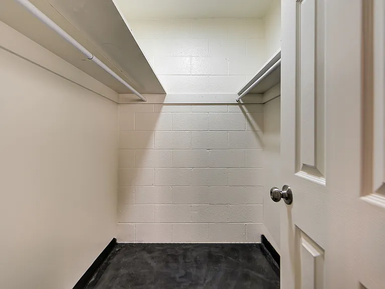 1325 W Lindsey St — Photo 17