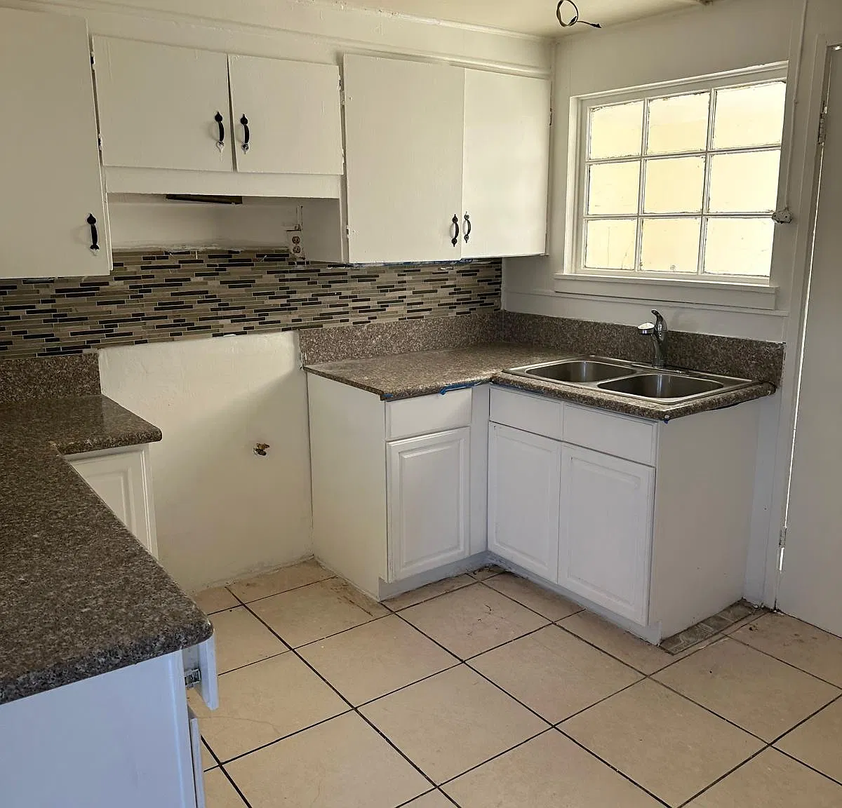 2 bed, 804 sqft, $1,965 — Photo 1