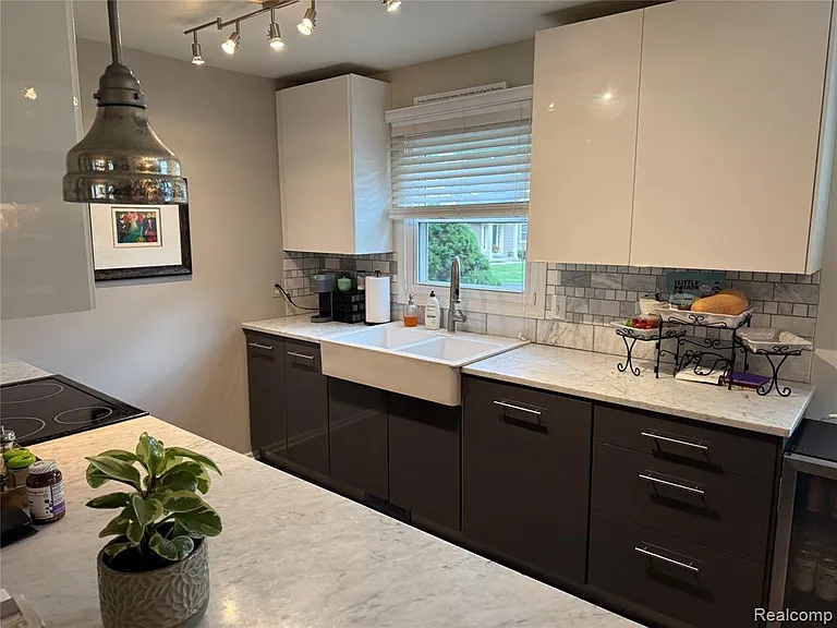 7670 Golden Hill Ct #22 — Photo 8