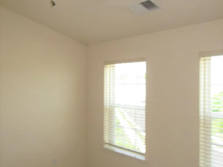 220 Jenny Dr — Photo 10