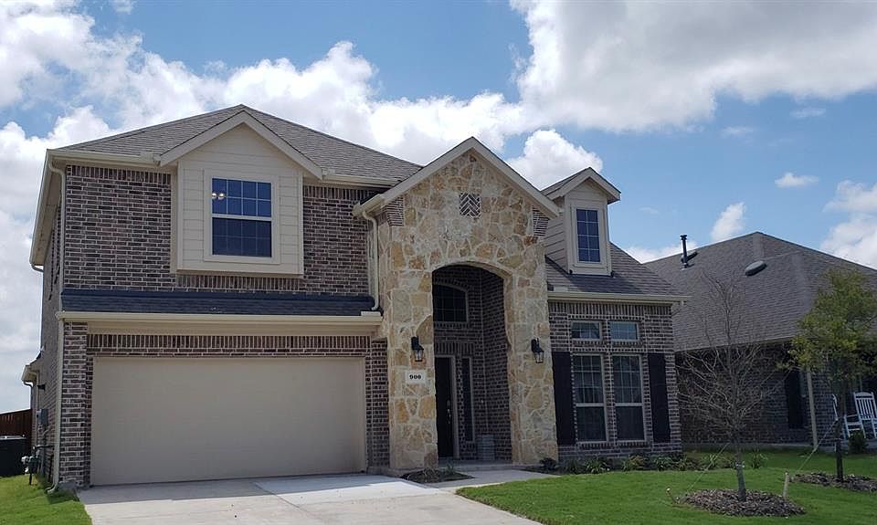 1st image of 900 Brittany Dr