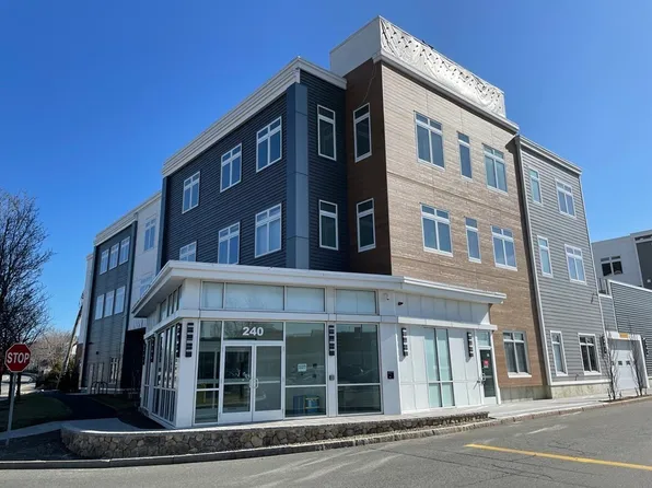 240 Mystic Ave #106, Somerville, MA 02145